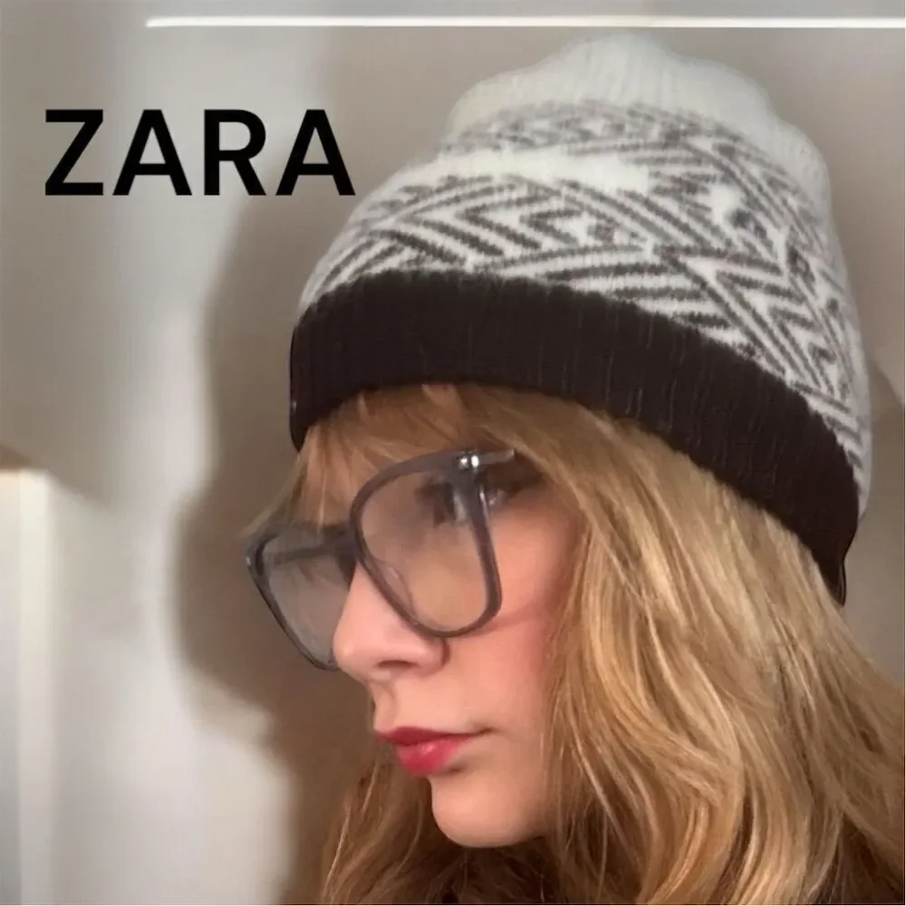 ZARA Winter Knit Beanie Hat Black Cream Logo Design